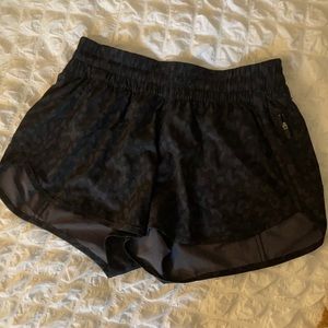 Lululemon tracker short